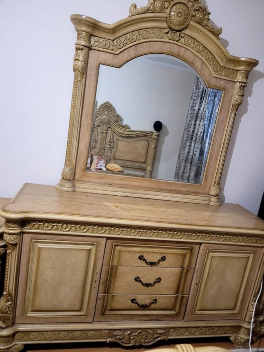 Спальный гарнитур