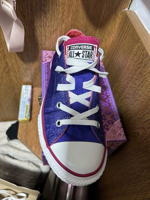Tenesi Converse marimea 35-21,5-22cm originali