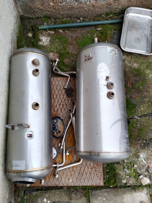 Vând boilere inox