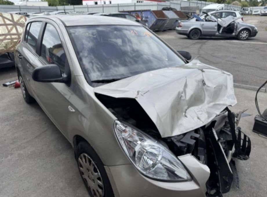 Hyundai i20 на части