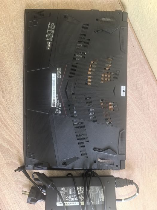 Leptop gaming MSI 17.3 ing i7 10750H model:MS-17F3