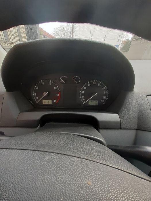 Vând skoda fabia