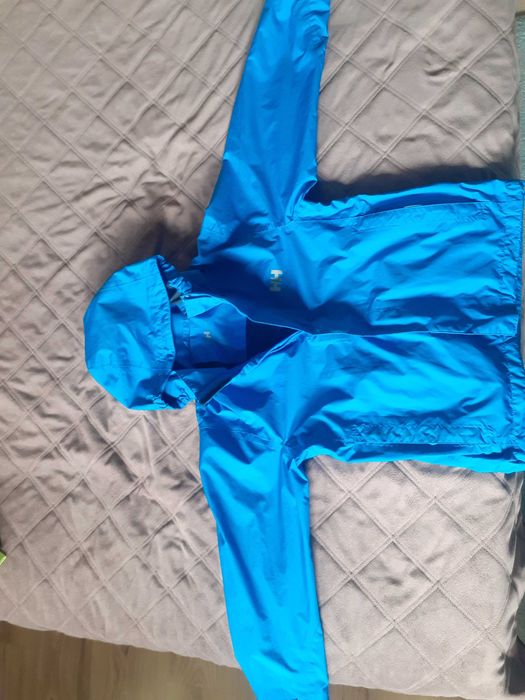 Ветровка Helly Hansen сваляща се качулка р-р 140