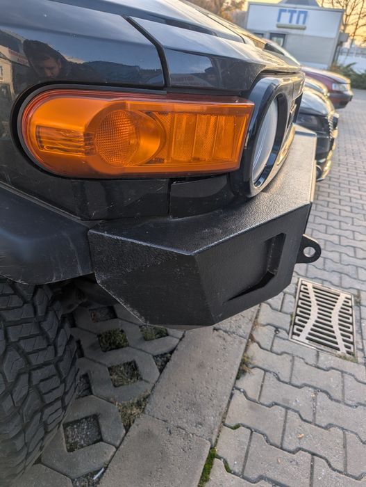 FJ cruiser Toyota на части . Броня и фарове