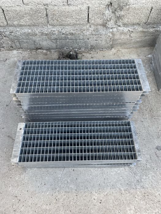 Trepte zincate galvanizate