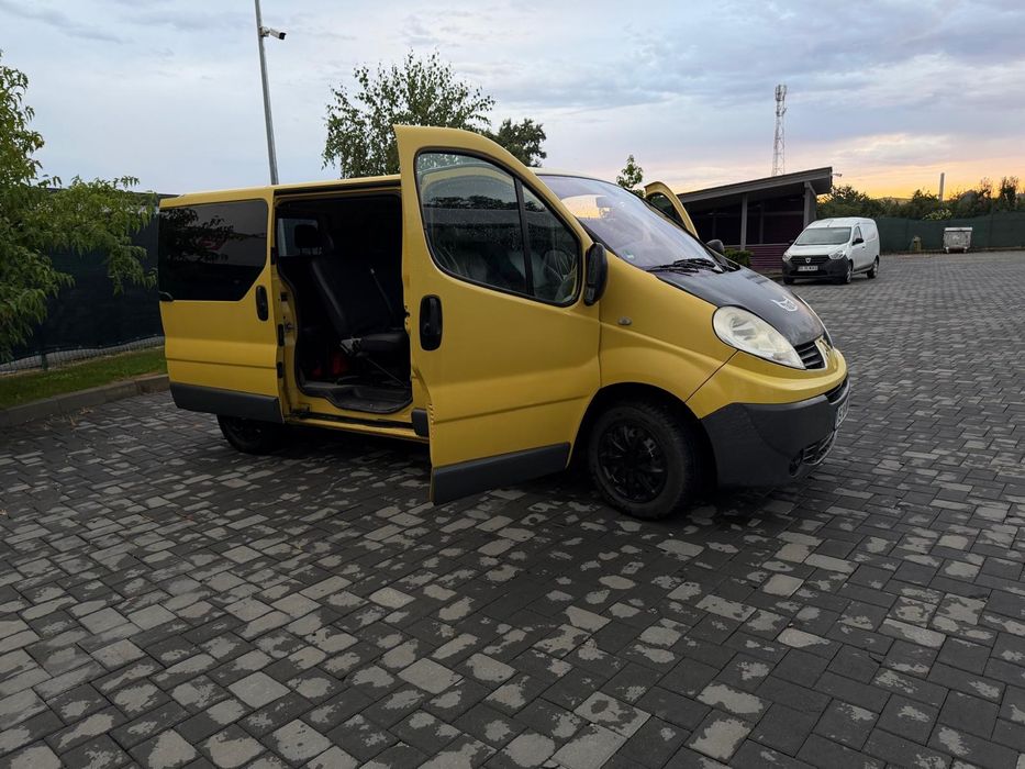 Vand Renault Trafic 8 locuri  2.0 diesel
