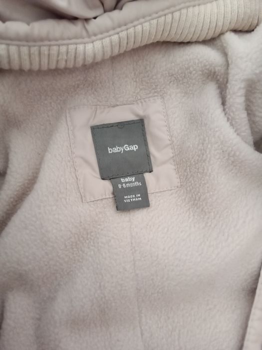 Продаю комбинезон отличного кавества , бежевый до 6-8 месяцев, произво