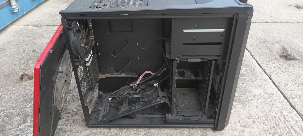 Carcasa PC calculator  gaming -150 lei