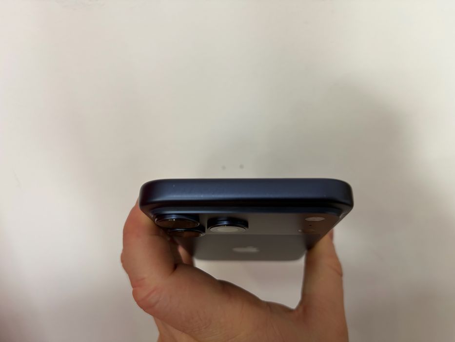 Iphone 17 Pro Max, Deep Blue, pentru piese/recarosare
