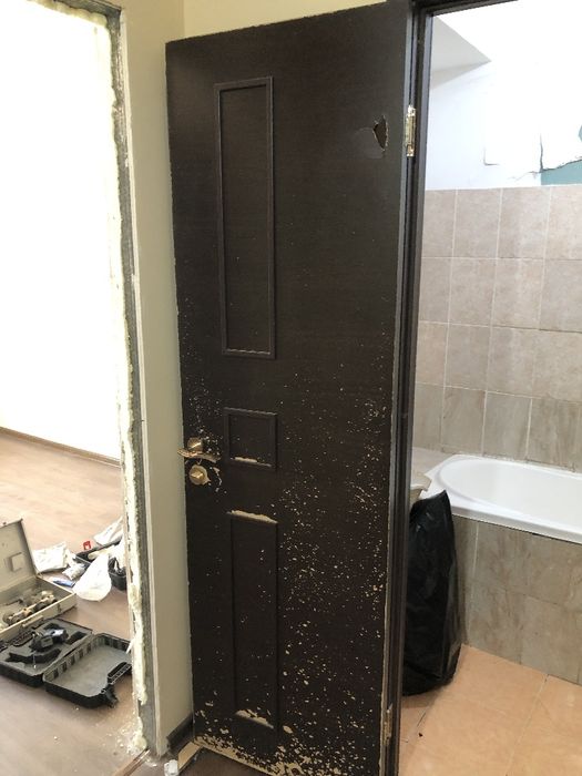 Двери между комнат.