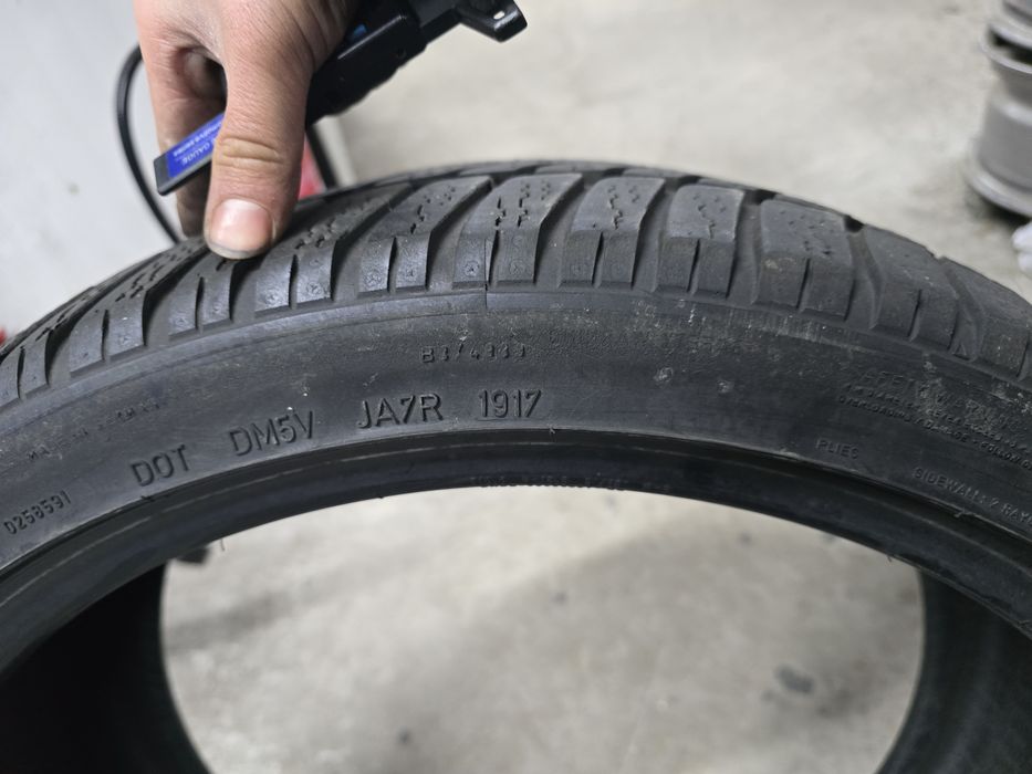 2 Броя 255/35/20 Dunlop 5,2mm