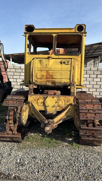 Спецтехника бульдозер чтз