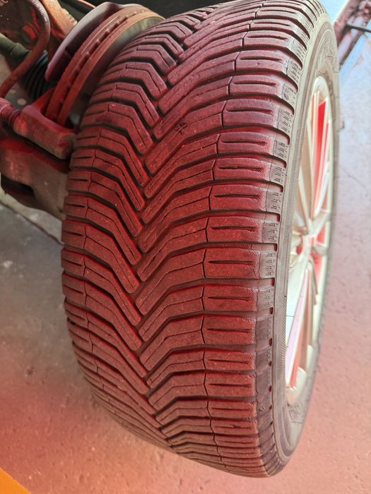 Vand 4 anvelope Michelin Crossclimate all season 215/55 R17