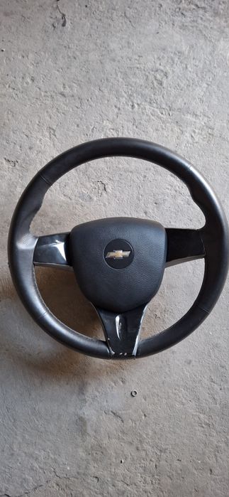 Продам рул от спарка кожа завод стояло на матизе.состояния отличное