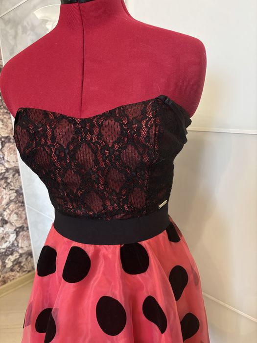 Продам платья для выпускного вечера