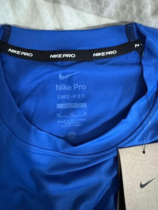 Bluză Nike Pro Tight Dri-Fit albastru.