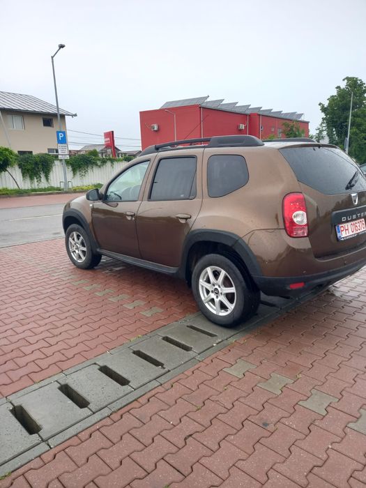 Vând Dacia duster
