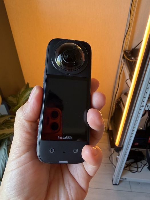 Продаю Insta360 X3