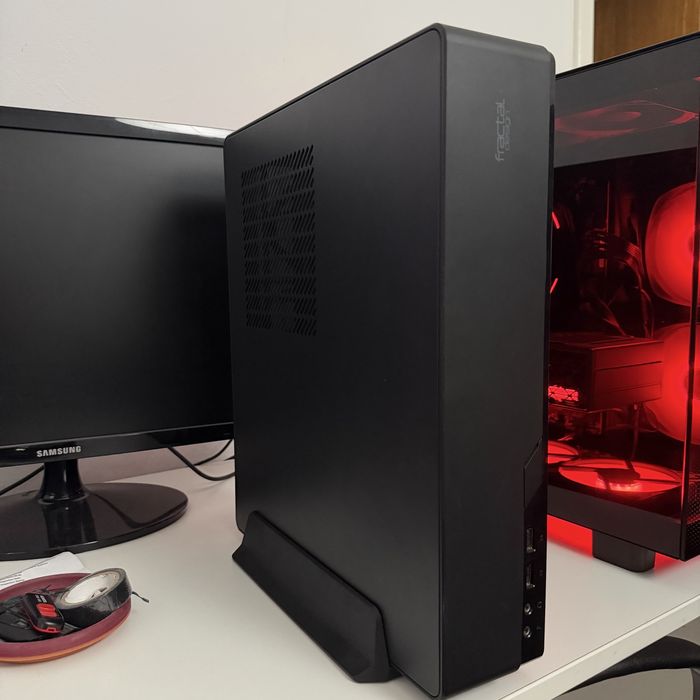 Carcasa Fractal Design Node 202