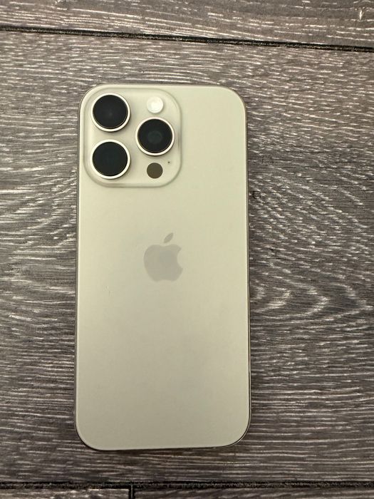 Vând iPhone 16 pro