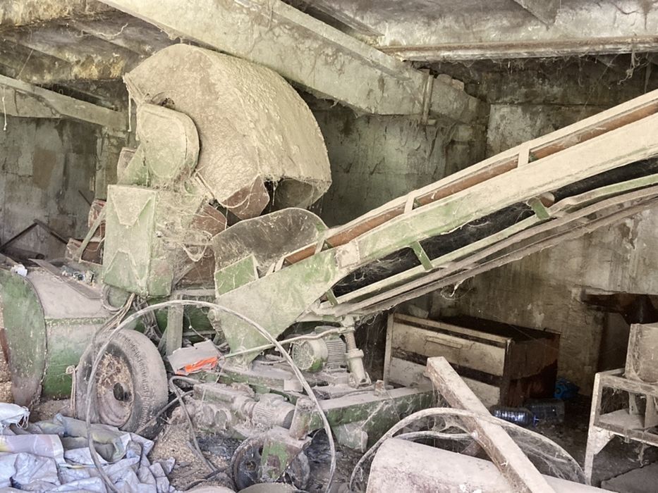 Продаю зернопогрузчик ковшевый