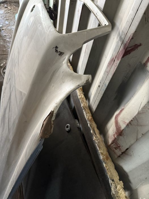 Капот Mercedes w210 лупарь