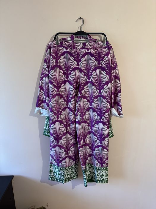 Костюм на зара в няколко цвята