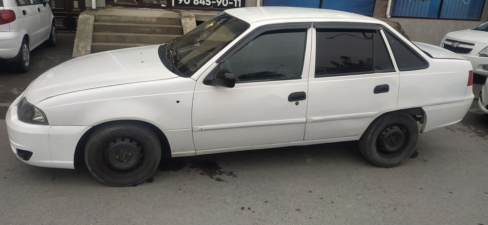 Зудлик билан нексия 2 donс сотилади Холати ўрта юриб турган мошина