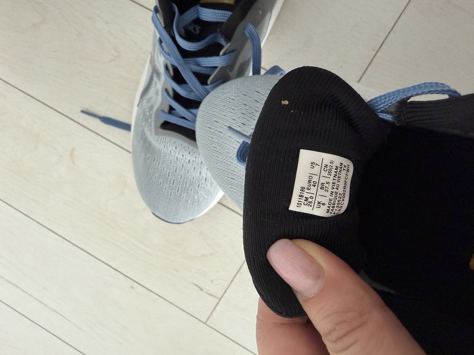 Кросовки Asics 40 размер