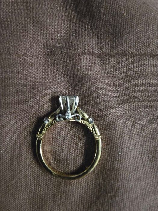 Естествен деамант