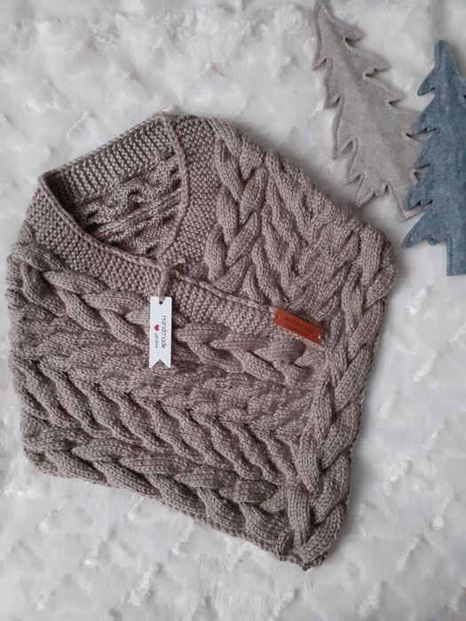 Guler tricotat manual