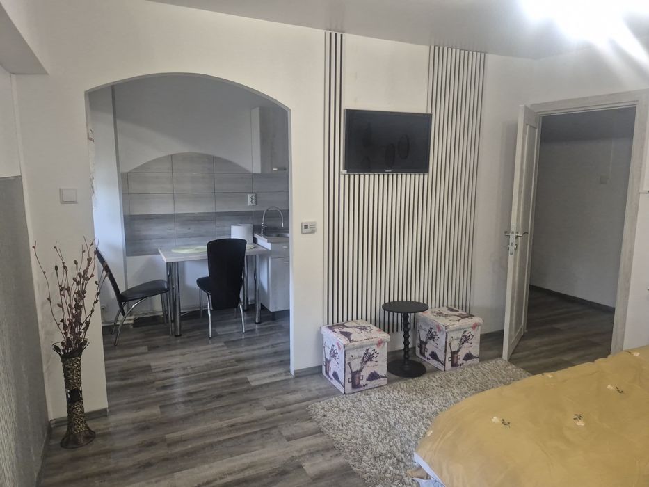 De  Închiriat in regim Booking/Hotelier Turda  Piata Romana  nr13