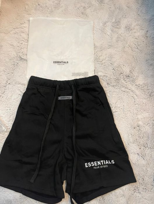 Pantaloni scurti Essentials