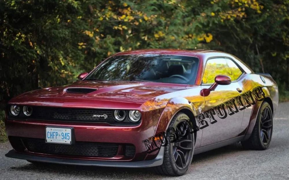Dodge Challenger SRT капак