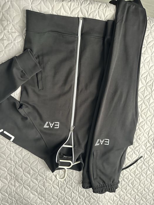 Emporio Armani EA7 анцуг размер S