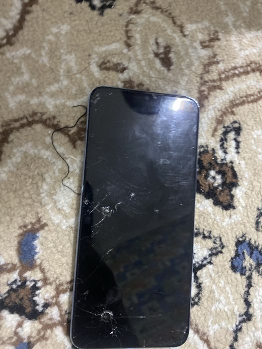 OPPO A17 экраны сынып қалған