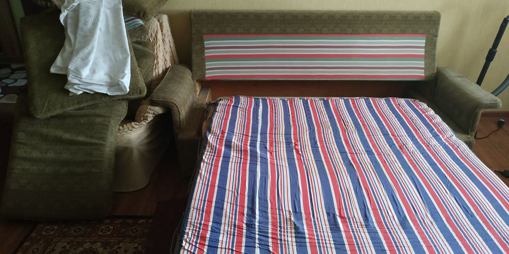 Диван -кровать и два кресла Болгария