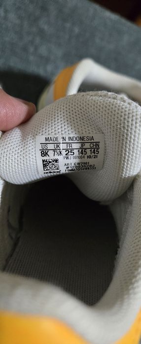 Vând adidași adidas