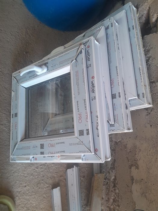 Пластиковый дверь, форточка,