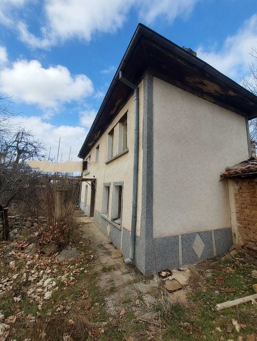 Къща в село Златосел