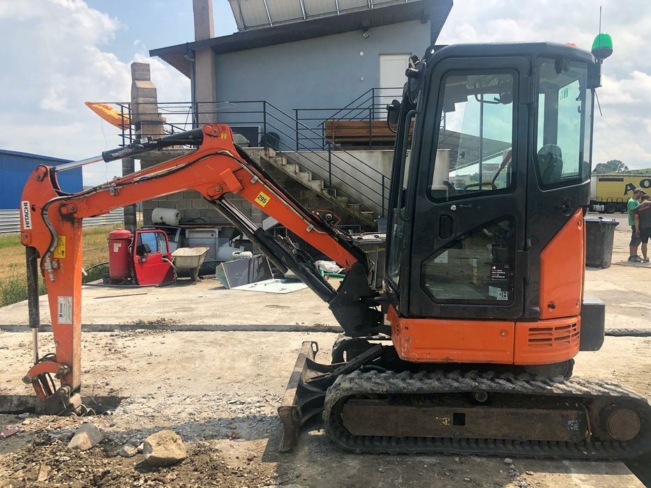 Lucrari cu excavator miniexcavator, excavari retele apa.canal.gaz.