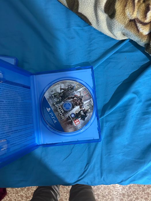 PlayStation 4 + игри