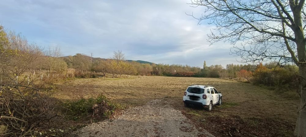 Teren Intabulat Intravilan cu Nr de Casa ,drum Privat 4600 mp