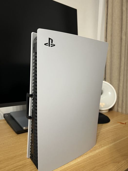 PS5 Disk Edition ca Nou + 2 jocuri