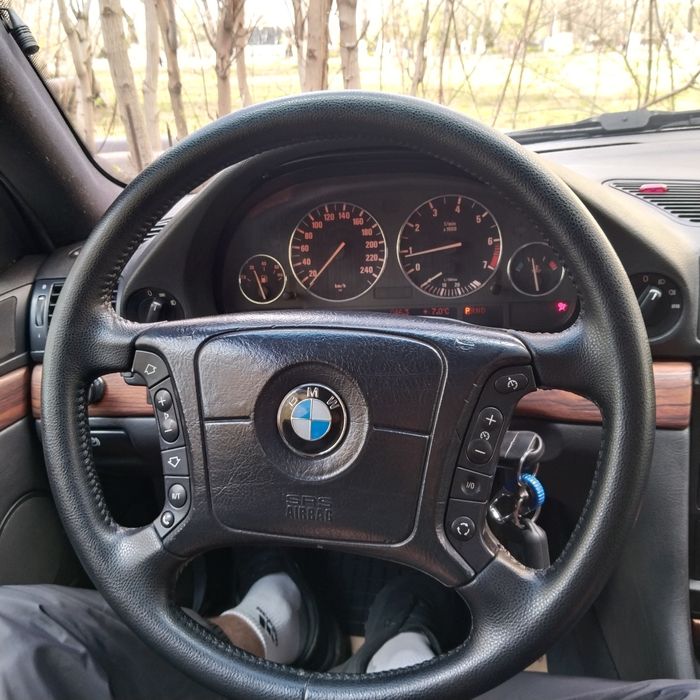 Продаётся легендарная BMW e38