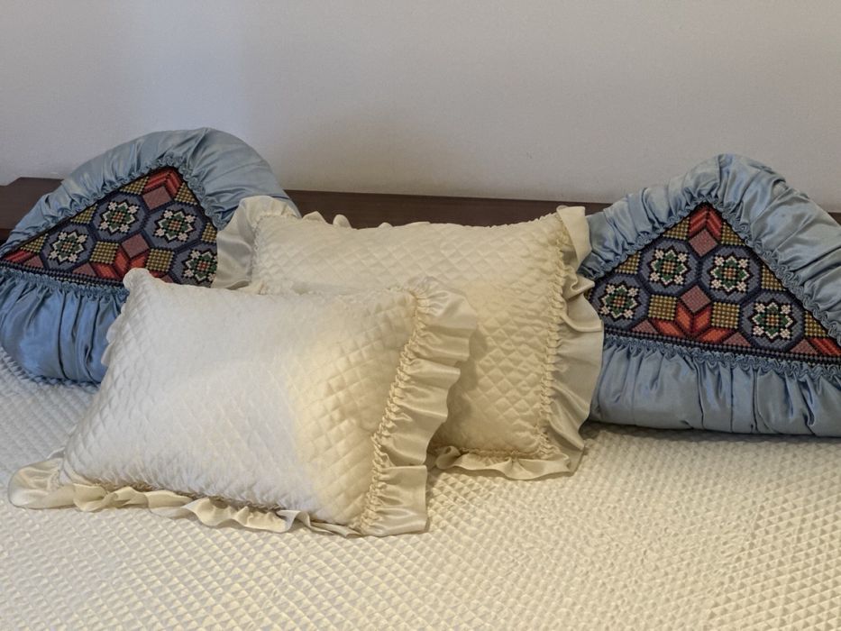 Ковертюра за спалня с комплект възглавници