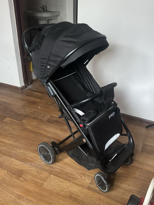 Продам прогулочная коляска легкая