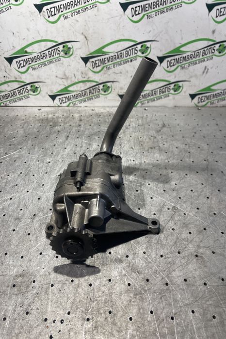 Pompa ulei A 646 181 02 47 Mercedes-Benz Sprinter a 2-a generatie 906