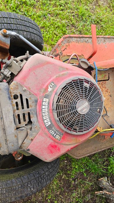 Tракторна косачка с двигател Briggs & Stratton Vanguard 16HP V-Twin - ЗА ЧАСТИ