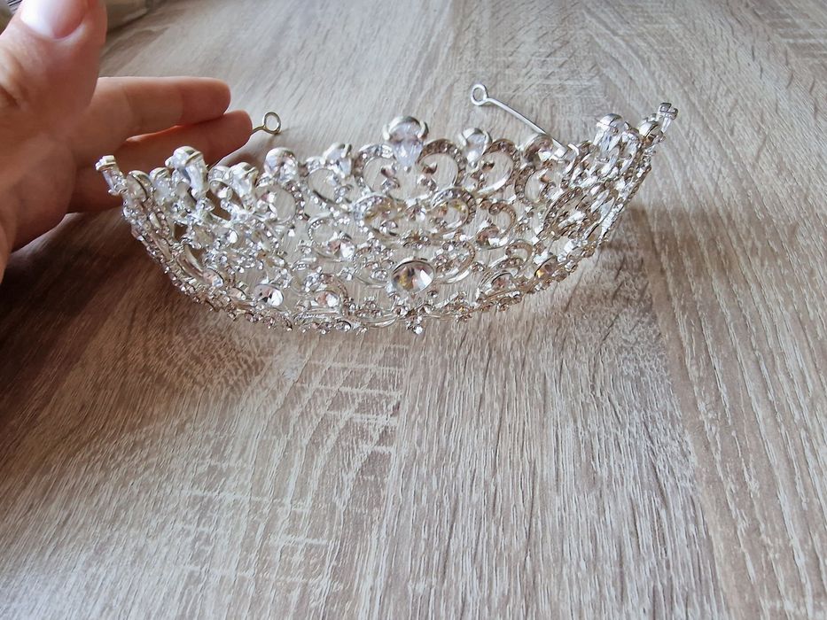 Vand coronita de mireasa